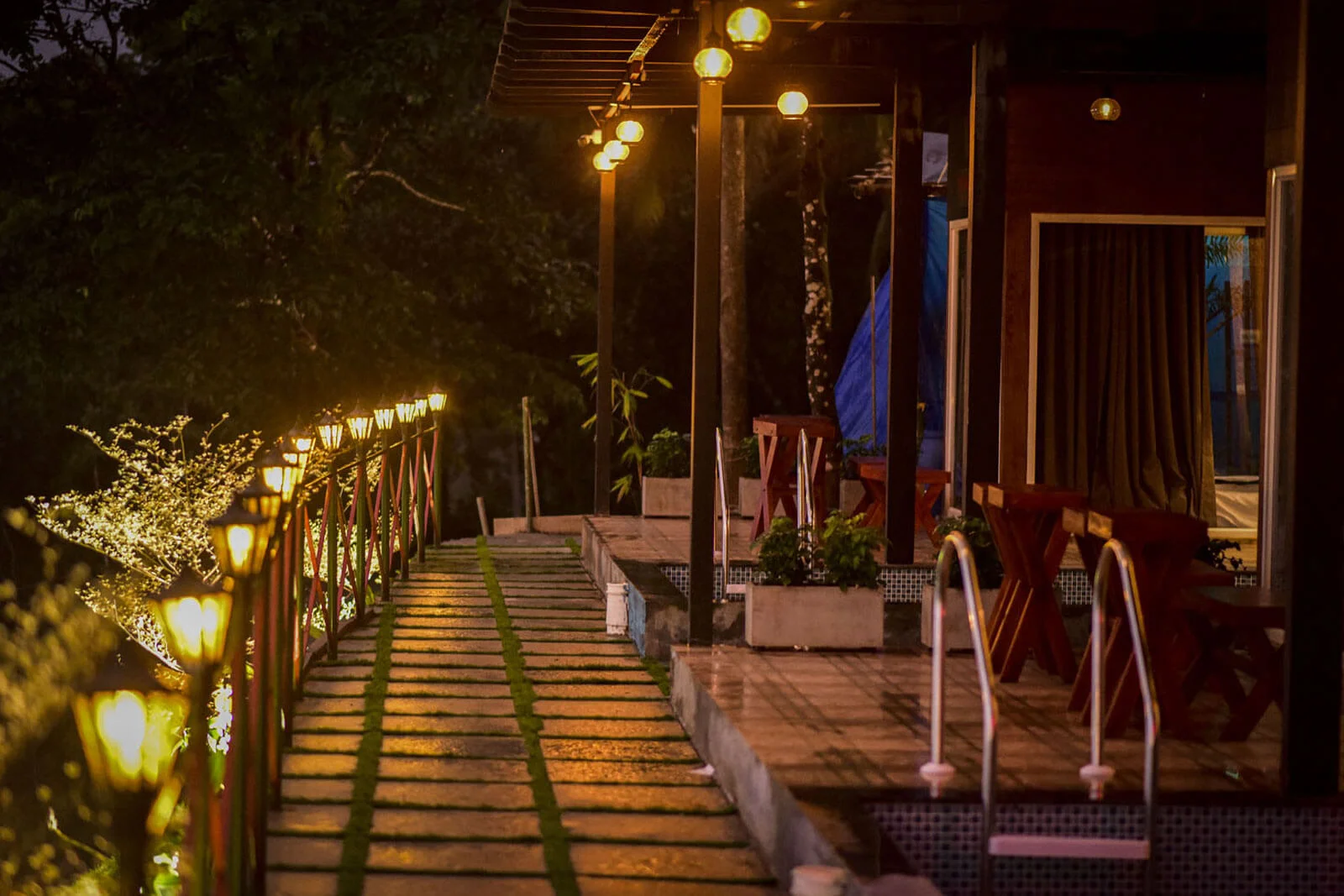 how to reach at vayalada valley view resort